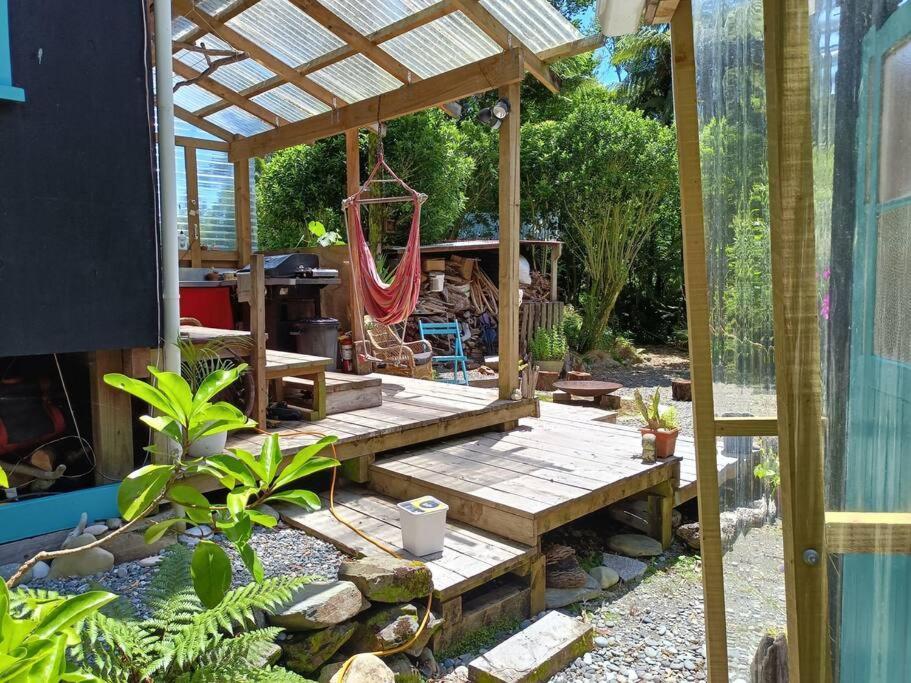 Gumboot Paradise Eco Stay Barrytown Kültér fotó